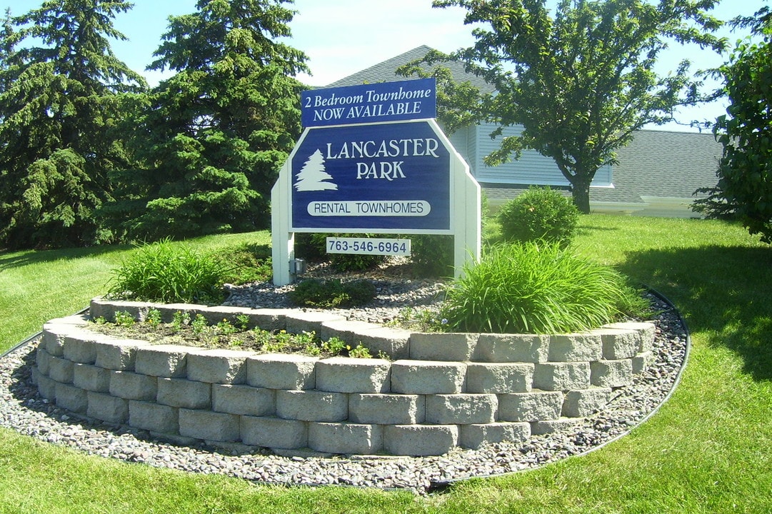 Lancaster Park Townhomes in Minneapolis, MN - Building Photo