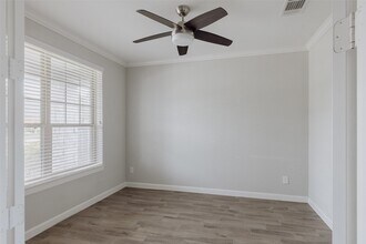 285 Trillium Pk Lp in Conroe, TX - Foto de edificio - Building Photo