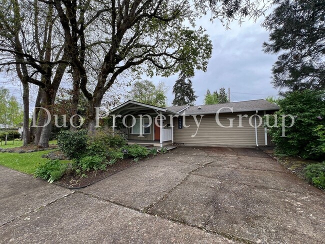 4555 High St in Eugene, OR - Building Photo - Building Photo