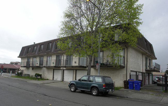 533 Nevin Ave in Richmond, CA - Foto de edificio - Building Photo