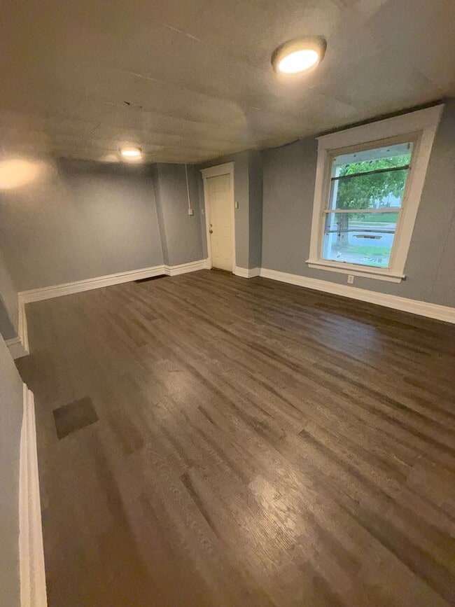 property at 736 Lawndale Ave