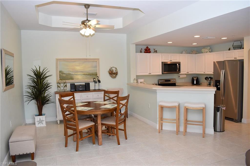 3940 Pomodoro Cir-Unit -302 in Cape Coral, FL - Foto de edificio