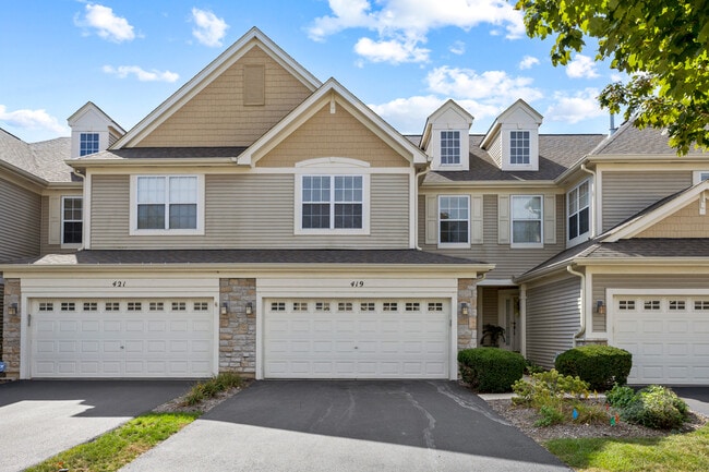 419 Vaughn Cir in Aurora, IL - Building Photo - Building Photo