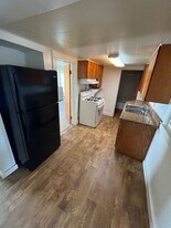 84 Conklin Ave, Unit 2