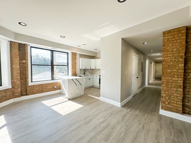 6410 N Hoyne Ave in Chicago, IL - Building Photo - Building Photo