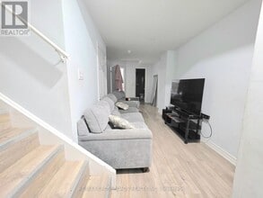 14 Schoolbridge St in Ajax, ON - Building Photo - Building Photo