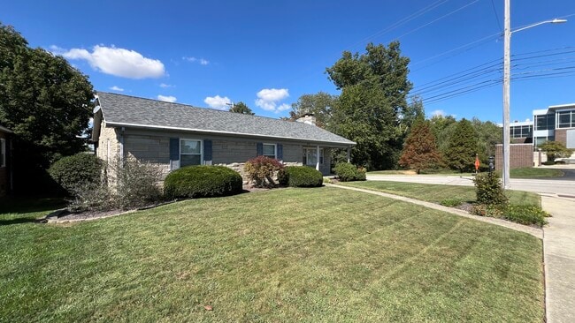 975 MacArthur St in Jasper, IN - Building Photo - Building Photo
