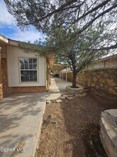 6230 Arch Bridge Dr in El Paso, TX - Building Photo - Building Photo