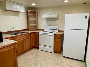 1129 Cleveland Ave, Unit Basement Unit in Mount Vernon, WA - Foto de edificio - Building Photo