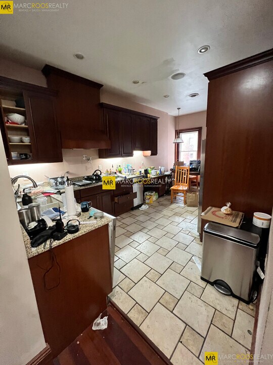 5 Strathmore Rd, Unit Strathmore Rd #4 in Brookline, MA - Foto de edificio