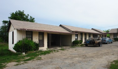 Hillside Motel in Lampasas, TX - Building Photo - Building Photo
