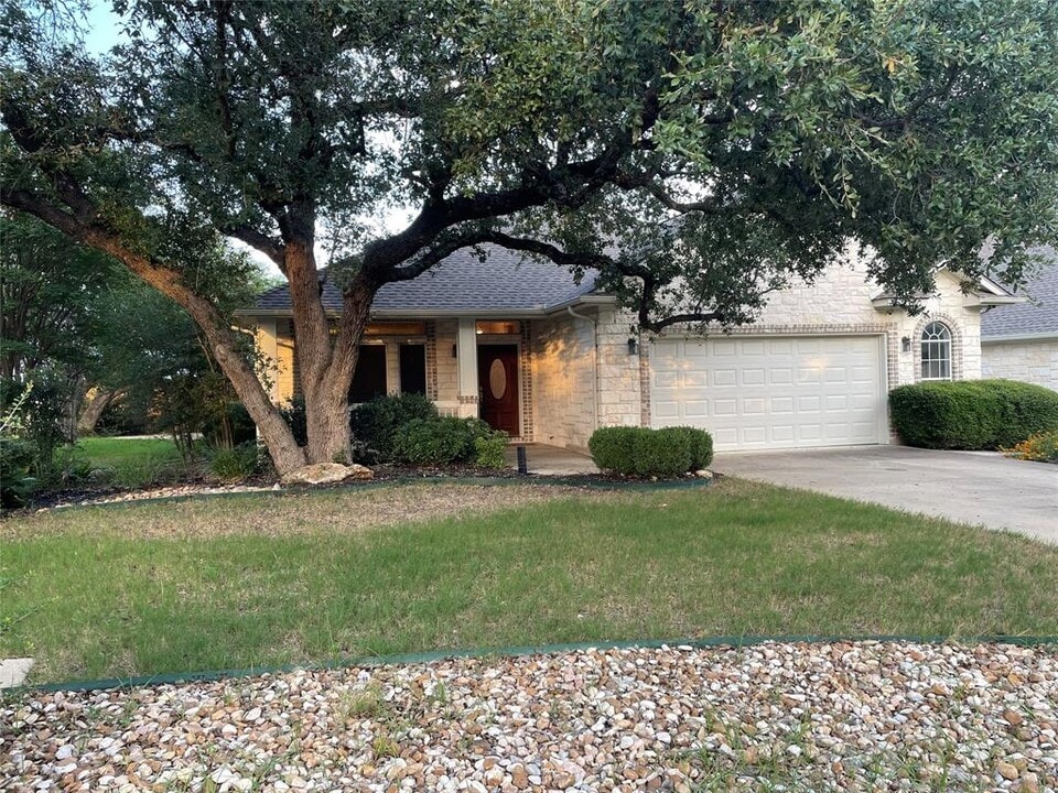 120 Brazos Dr in Georgetown, TX - Building Photo