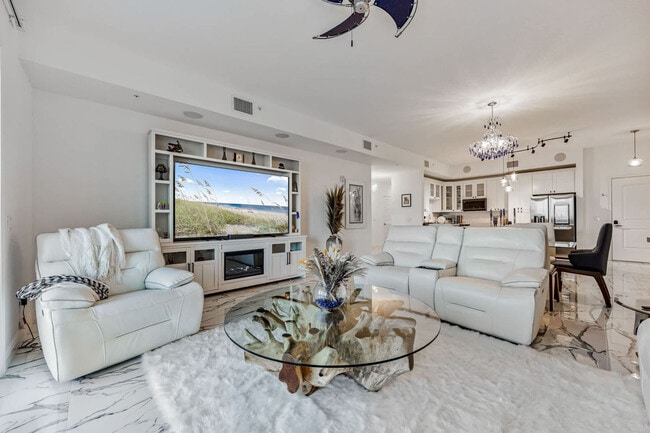 property at 605 Kemp St