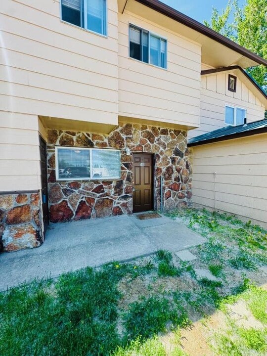 565 W 1st S in Rigby, ID - Building Photo