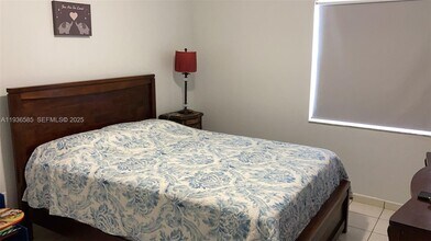 2102 SW 106th Ct in Miami, FL - Foto de edificio - Building Photo