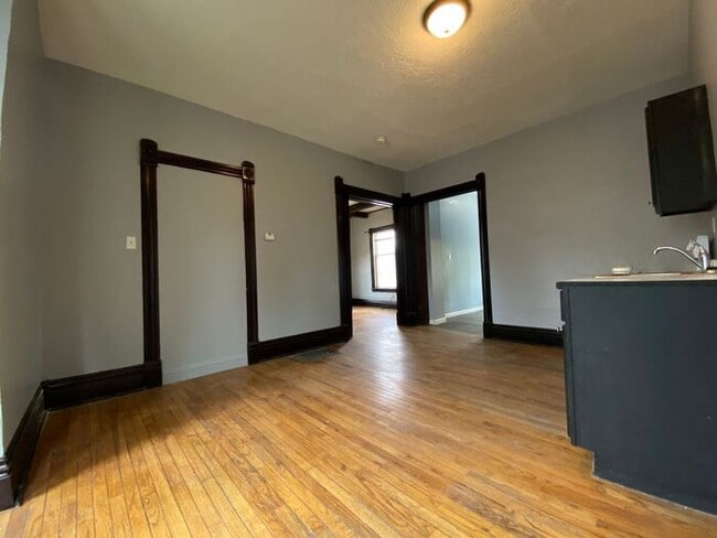 742 Broadway St in Niles, MI - Building Photo - Building Photo