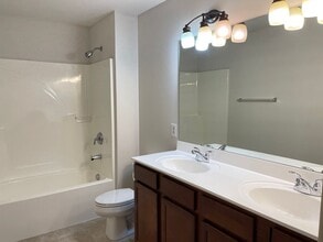 1437 Bridgeport Terrace in St. Charles, MO - Building Photo - Building Photo