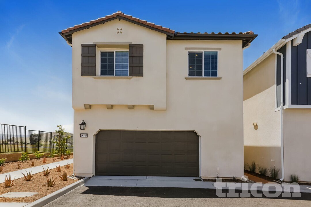 28103 Rosetta St in Menifee, CA - Foto de edificio