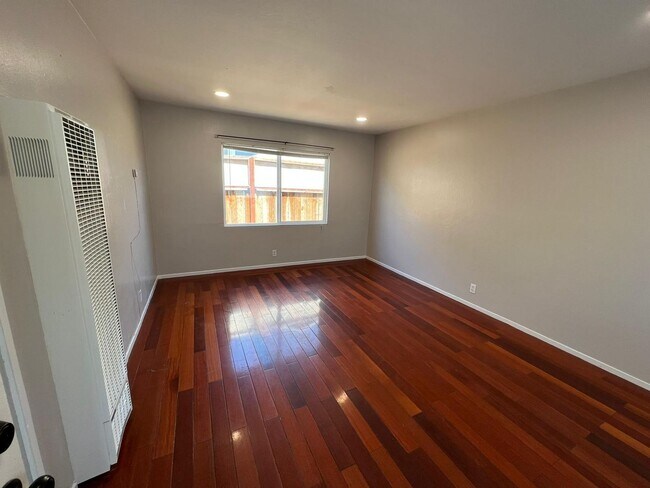 2630 38th Ave in Oakland, CA - Building Photo - Building Photo
