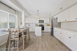1290 N Granada Dr in Chandler, AZ - Building Photo - Building Photo