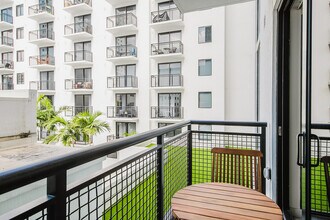 221 SW 12th St in Miami, FL - Building Photo - Building Photo