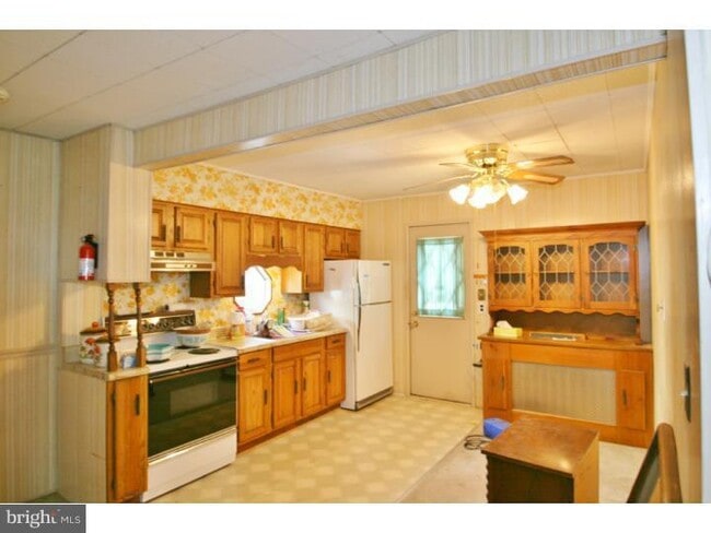 75 Manor Ave, Unit Second Floor in Oaklyn, NJ - Foto de edificio - Building Photo