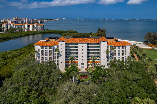 Dolphin Cay Bermuda Building in St. Petersburg, FL - Building Photo - Building Photo