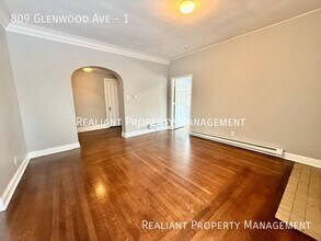 809 Glenwood Ave in Cincinnati, OH - Building Photo - Building Photo