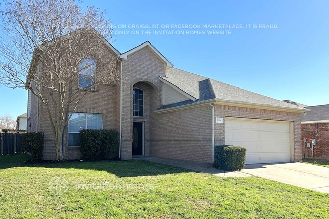 1116 Melrose Dr in Burleson, TX - Foto de edificio - Building Photo