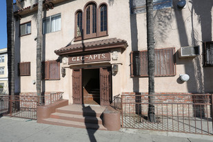 G & G Apartments in Los Angeles, CA - Foto de edificio - Building Photo