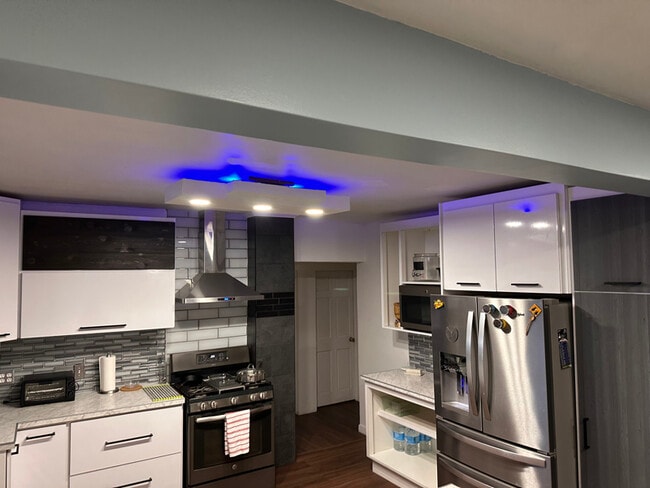 676 Hampden St in Holyoke, MA - Building Photo - Building Photo