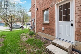 397 Scott Blvd in Milton, ON - Building Photo - Building Photo