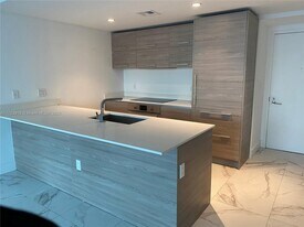 1300 S Miami Ave, Unit 3702 in Miami, FL - Building Photo