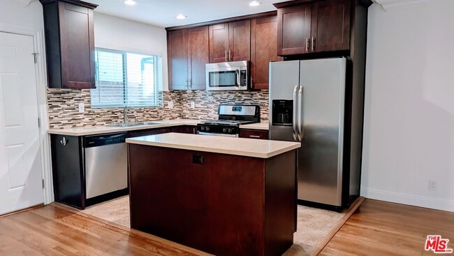 1728 S Robertson Blvd