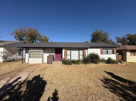 2604 44th St in Lubbock, TX - Building Photo