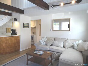 81 Church St in Branford, CT - Building Photo - Building Photo