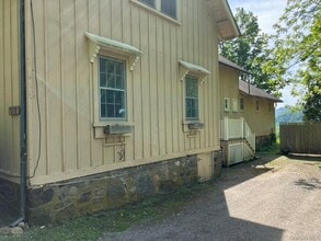 501-511 Lane Gate Rd in Cold Spring, NY - Foto de edificio - Building Photo