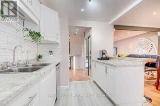 166 Rusty Crestway in Toronto, ON - Building Photo - Building Photo