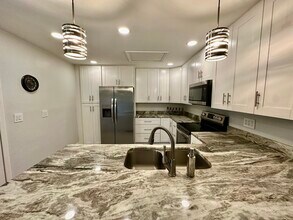 6300 Royal Woods Dr in Ft. Myers, FL - Building Photo - Building Photo