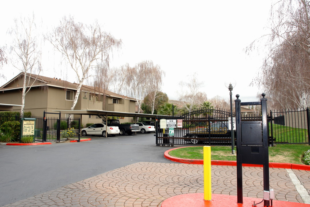 Woodsong Village Apartments in Fairfield, CA - Building Photo