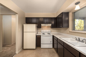 Mackinaw Heights in Saginaw, MI - Building Photo - Building Photo