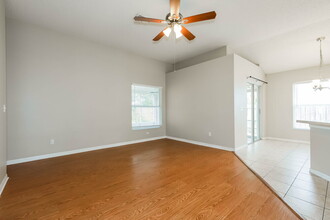 1538 Scotch Pine Dr in Brandon, FL - Building Photo - Building Photo