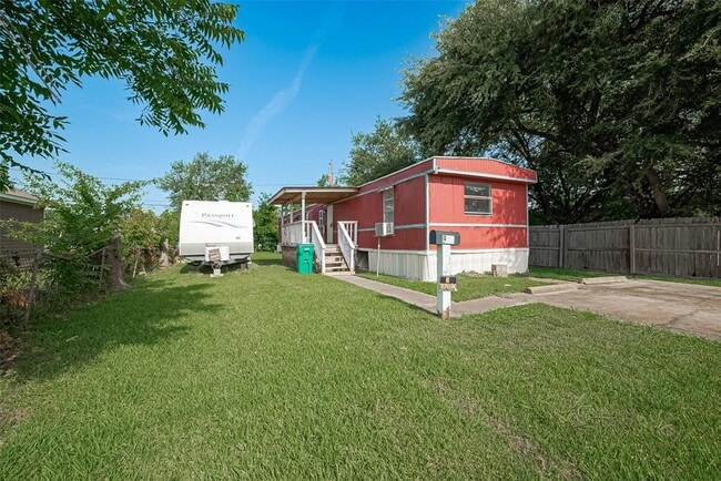 914 Davis St in Pasadena, TX - Building Photo - Building Photo