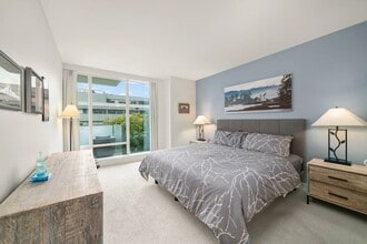 707 Courtney St in Victoria, BC - Building Photo - Building Photo