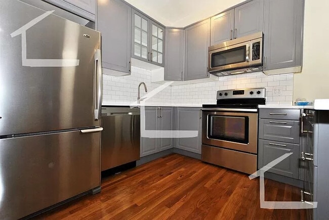 922 Beacon St, Unit 23 in Boston, MA - Foto de edificio - Building Photo