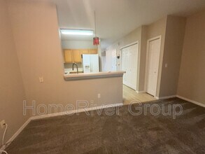 6349 Osprey Lake Cir in Riverview, FL - Foto de edificio - Building Photo