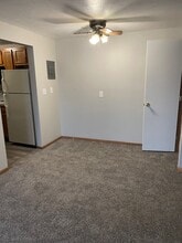 St. Charles Court Apartments in Canton, OH - Foto de edificio - Building Photo