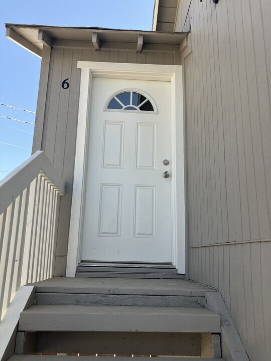 1855 D St in Merced, CA - Foto de edificio