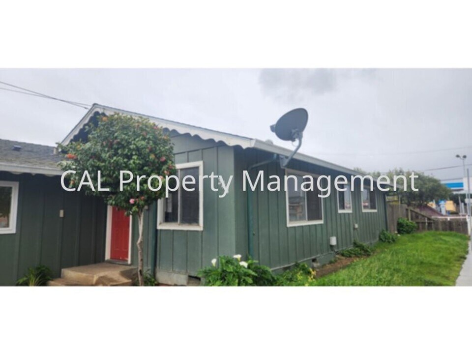 347 8th St in Greenfield, CA - Building Photo