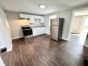 2048 Parrish Ave in Hamilton, OH - Building Photo - Building Photo